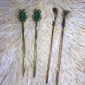 Set of Two Hairpins